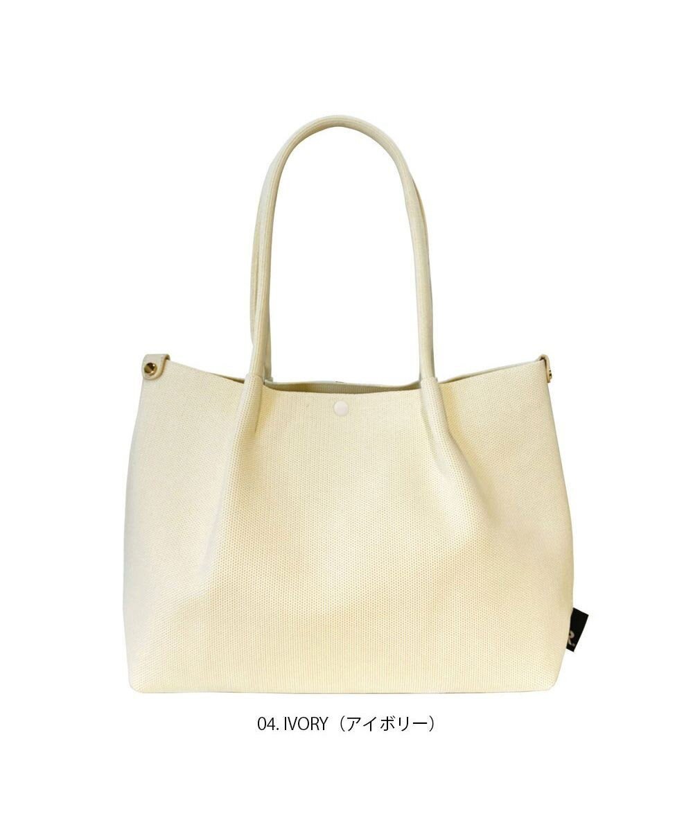 【ルートート/ROOTOTE】の1074【手洗い可能】LT.デリ.ルフル-B インテリア・キッズ・メンズ・レディースファッション・服の通販 founy(ファニー) 　ファッション　Fashion　レディースファッション　WOMEN　バッグ　Bag　洗える　Washable　カメラ　Camera　スマホ　Smartphone　財布　Wallet　ドット　Dot　パターン　Pattern　ポケット　Pocket　ポーチ　Pouch　NEW・新作・新着・新入荷　New Arrivals　04:アイボリー|ID: prp329100004476256 ipo3291000000031977507