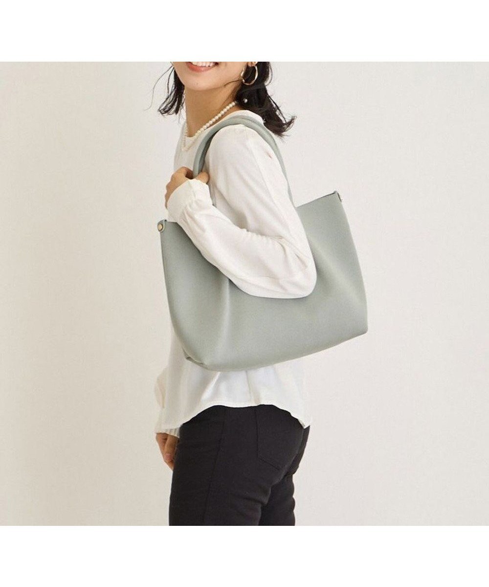 【ルートート/ROOTOTE】の1074【手洗い可能】LT.デリ.ルフル-B インテリア・キッズ・メンズ・レディースファッション・服の通販 founy(ファニー) 　ファッション　Fashion　レディースファッション　WOMEN　バッグ　Bag　洗える　Washable　カメラ　Camera　スマホ　Smartphone　財布　Wallet　ドット　Dot　パターン　Pattern　ポケット　Pocket　ポーチ　Pouch　NEW・新作・新着・新入荷　New Arrivals　03:グレー|ID: prp329100004476256 ipo3291000000031977509