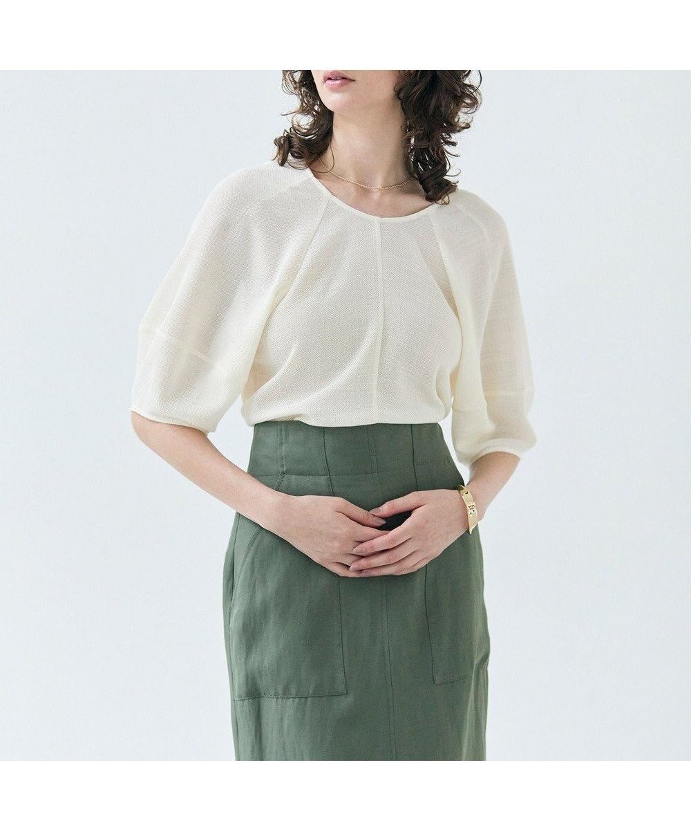【ベイジ,/BEIGE,】の【洗える・吸水速乾・防シワ】LIATRIS / バックリボンハーフスリーブブラウス インテリア・キッズ・メンズ・レディースファッション・服の通販 founy(ファニー) 　ファッション　Fashion　レディースファッション　Fashion for Women　トップス・カットソー　Cut & Sew Tops　シャツ・ブラウス・オフィスカジュアル　Elegant Blouses & Button-Ups　スリーブ　Sleeve, Long Sleeve / Short Sleeve　ハーフ　Half, Half-Length　フォルム　Silhouette, Form　リネン　Linen, Linen Fabric　リボン　Ribbon, Bow　エレガント 上品　Elegant　半袖　Short Sleeve, Half Sleeve　吸水　Absorbent, Quick-Dry　夏　Summer　春　Spring　S/S・春夏　SS, Spring/Summer, Warm Season　洗える　Machine Washable　ビジネス 仕事 通勤　Business / Work / Commuting　Meringue|ID: prp329100004476398 ipo3291000000033042401