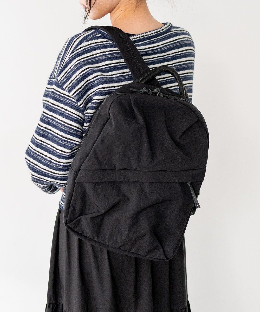 【ニジュウ カノウ/NIZYU KANO】のLIGHT NYLONリュック Sサイズ インテリア・キッズ・メンズ・レディースファッション・服の通販 founy(ファニー) 　ファッション　Fashion　レディースファッション　Fashion for Women　バッグ　Bags　コンパクト　Compact, Small Size　傘　Umbrella, Parasol　軽量　Lightweight, Ultra Light　ショルダー　Shoulder, Shoulder Strap　シンプル　Simple, Minimal　スマート　Smart, Elegant　バランス　Balance, Style Balance　ポケット　Pocket, Pocket Detail　メタル　Metal, Metal Parts　メッシュ　Mesh, Net Fabric　リュック　Backpack, Rucksack　旅行　Travel　ビジネス 仕事 通勤　Business / Work / Commuting　ブラック|ID: prp329100004477289 ipo3291000000036062217