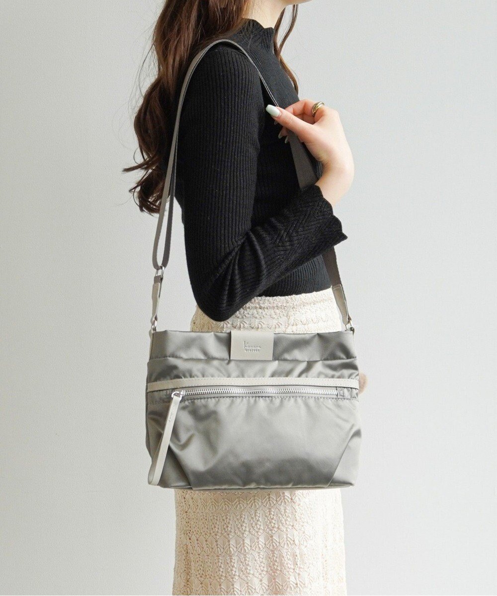 【エースバッグズアンドラゲッジ/ACE BAGS & LUGGAGE】のKanana project PJ-16 ショルダーバッグ 3L 280g 11901 カナナ プロジェクト 軽い インテリア・キッズ・メンズ・レディースファッション・服の通販 founy(ファニー) 　ファッション　Fashion　レディースファッション　Fashion for Women　抗菌　Antibacterial, Bacteria-Resistant　軽量　Lightweight, Ultra Light　サテン　Satin, Glossy Fabric　チャーム　Charm, Pendant　定番　Standard, Basic Item　フロント　Front, Front Design　ベーシック　Basic, Essential　ポケット　Pocket, Pocket Detail　リラックス　Relax, Relaxed Fit　エレガント 上品　Elegant　グレージュ|ID: prp329100004477679 ipo3291000000032576802