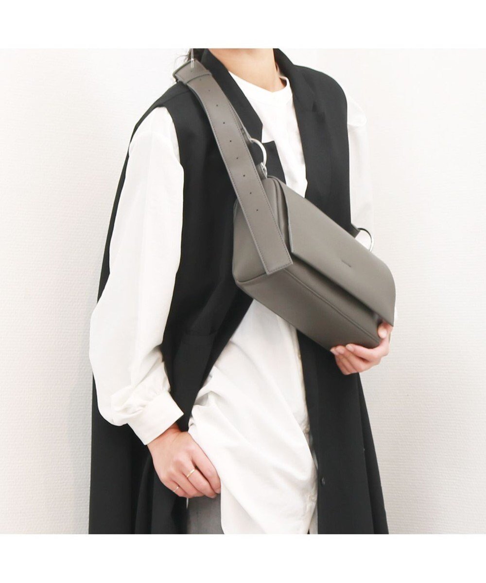 【アンビリオン/UNBILLION】のカシュカシュ cachecache / WEB限定フラップベルトショルダーバッグ インテリア・キッズ・メンズ・レディースファッション・服の通販 founy(ファニー) 　ファッション　Fashion　レディースファッション　WOMEN　バッグ　Bag　ベルト　Belts　カラフル　Colorful　クール　Cool　ショルダー　Shoulder　シンプル　Simple　財布　Wallet　ハンド　Hand　フラップ　Flap　ポケット　Pocket　マグネット　Magnet　ミックス　Mix　モチーフ　Motif　再入荷　Restock/Back In Stock/Re Arrival　GY|ID: prp329100004477803 ipo3291000000031916566