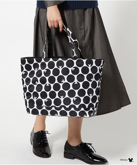 【イザック/Y'SACCS】の【Disney Collection】シルエットプリントトートバッグ Mサイズ 人気、トレンドファッション・服の通販 founy(ファニー) ファッション Fashion レディースファッション WOMEN バッグ Bag おすすめ Recommend キャンバス Canvas シンプル Simple スマート Smart ドット Dot パターン Pattern プリント Print ポケット Pocket リバーシブル Reversible ビジネス 仕事 通勤 Business |ID:prp329100004477909