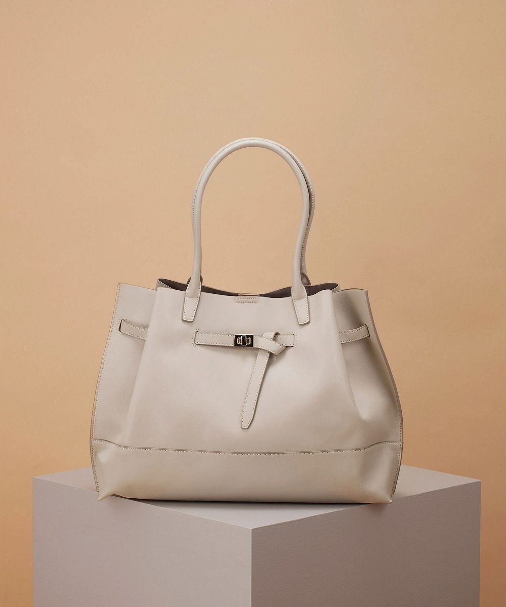 【トプカピ/TOPKAPI】の【TREASURE TOPKAPI】シュリンクレザー ベルトデザインA4トートバッグ インテリア・キッズ・メンズ・レディースファッション・服の通販 founy(ファニー) 　ファッション　Fashion　レディースファッション　Fashion for Women　バッグ　Bags　ベルト&ウエストマーク　Belts & Waist Accessories　おすすめ　Recommended / Our Picks　エレガント 上品　Elegant　ジャケット　Jacket, Outerwear　ビジネス 仕事 通勤　Business / Work / Commuting　ベージュ|ID: prp329100004479852 ipo3291000000034398280