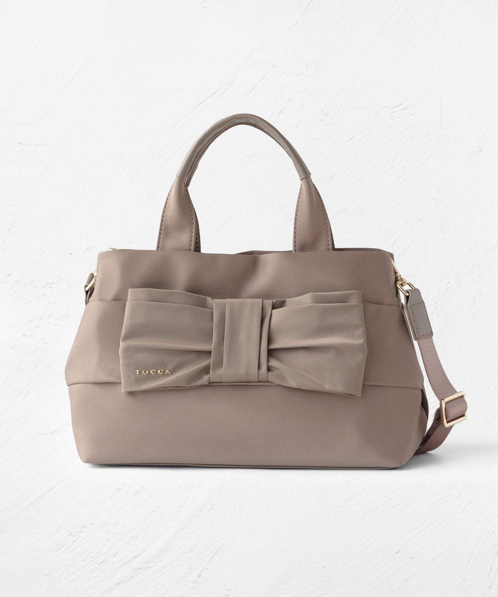 【トッカ/TOCCA】のTIED RIBBON NYLONBAG バッグ インテリア・キッズ・メンズ・レディースファッション・服の通販 founy(ファニー) 　ファッション　Fashion　レディースファッション　WOMEN　バッグ　Bag　ジップ　Zip　財布　Wallet　ハンドバッグ　Handbag　フォルム　Form　ポケット　Pocket　マグネット　Magnet　リボン　Ribbon　リュクス　Luxe　S/S・春夏　Ss・Spring/Summer　夏　Summer　エレガント 上品　Elegant　セレモニー　Ceremony　ビジネス 仕事 通勤　Business　2025年　2025　2025春夏・S/S　Ss,Spring/Summer,2025　ベージュ系|ID: prp329100004480056 ipo3291000000031584078