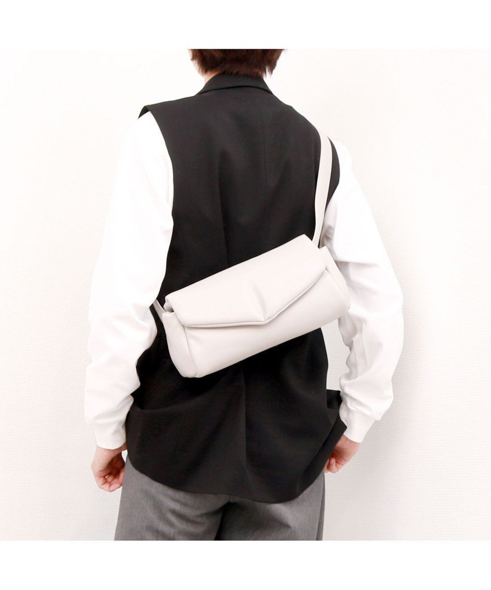 【アンビリオン/UNBILLION】のカカトゥ kakatoo / パテッドロールバッグ インテリア・キッズ・メンズ・レディースファッション・服の通販 founy(ファニー) 　ファッション　Fashion　レディースファッション　WOMEN　バッグ　Bag　ショルダー　Shoulder　シンプル　Simple　財布　Wallet　フェミニン　Feminine　ポケット　Pocket　マグネット　Magnet　再入荷　Restock/Back In Stock/Re Arrival　GY|ID: prp329100004481429 ipo3291000000031833382