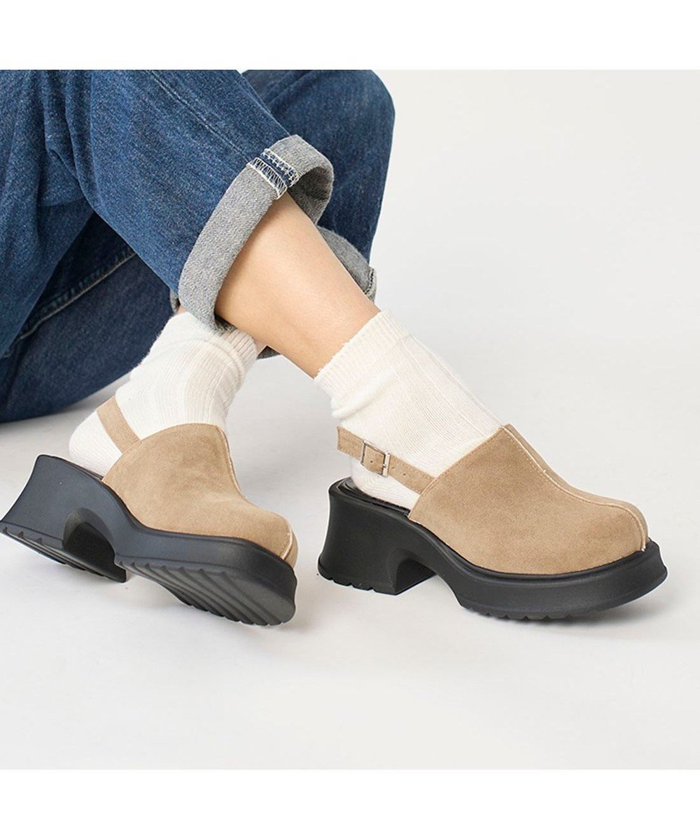 【モード エ ジャコモ/MODE ET JACOMO】のnoyau センターライン厚底サボサンダル インテリア・キッズ・メンズ・レディースファッション・服の通販 founy(ファニー) 　ファッション　Fashion　レディースファッション　WOMEN　厚底　Platforms　コレクション　Collection　軽量　Lightweight　サンダル　Sandals　シューズ　Shoes　ジーンズ　Jeans　スポーツ　Sports　センター　Center　ソックス　Socks　トレンド　Trend　マニッシュ　Mannish　ミックス　Mix　ワイド　Wide　A/W・秋冬　Aw・Autumn/Winter・Fw・Fall-Winter　再入荷　Restock/Back In Stock/Re Arrival　おすすめ　Recommend　旅行　Travel　ビジネス 仕事 通勤　Business　キャメル|ID: prp329100004482573 ipo3291000000031982763