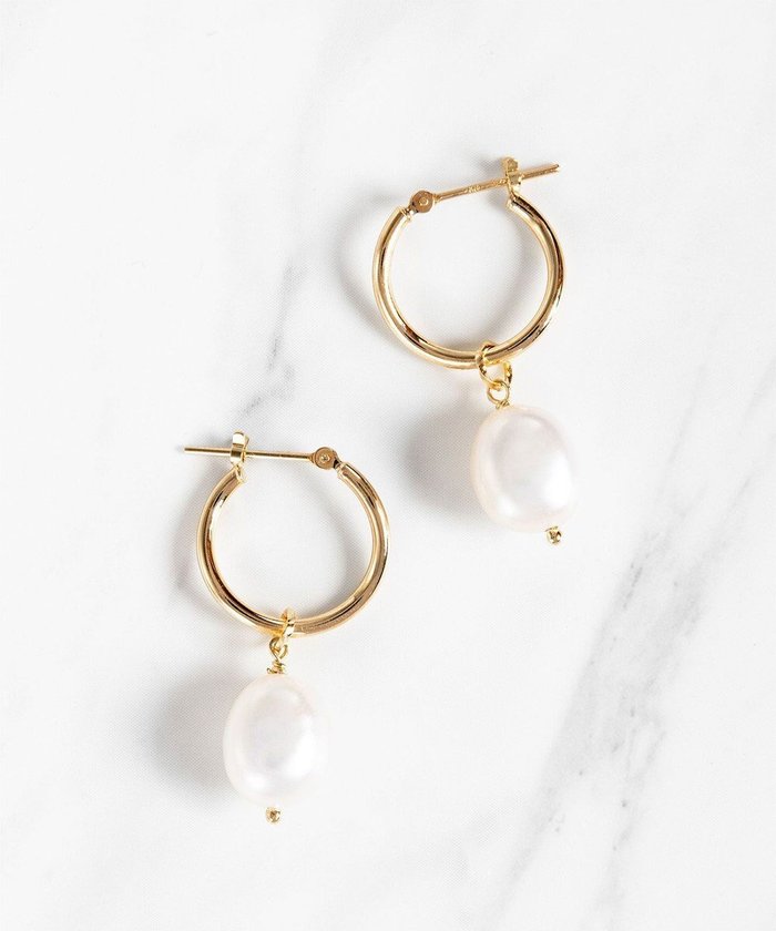 【トッカ/TOCCA】の【新色ピンクゴールドが入荷!】【WEB限定】PETAL HOOP PIERCED EARRINGS K10 淡水パール ピアス インテリア・キッズ・メンズ・レディースファッション・服の通販 founy(ファニー) https://founy.com/ ファッション Fashion レディースファッション WOMEN ジュエリー Jewelry リング Rings イヤリング Earrings アクセサリー Accessories シンプル Simple チェーン Chain チャーム Charm ネックレス Necklace パール Pearl フォルム Form フープ Hoop ポーチ Pouch リュクス Luxe |ID: prp329100004483113 ipo3291000000031889189