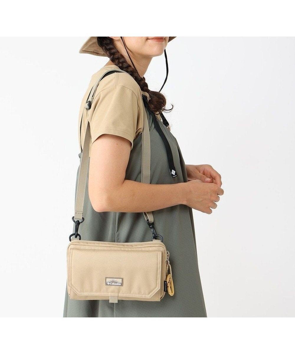 【コロンビア/Columbia】のColumbia/ プライスストリームショルダーウォレット /コロンビア インテリア・キッズ・メンズ・レディースファッション・服の通販 founy(ファニー) 　ファッション　Fashion　レディースファッション　WOMEN　ウォレット　Wallet　ショルダー　Shoulder　スリーブ　Sleeve　チャーム　Charm　トラベル　Travel　フロント　Front　ポケット　Pocket　ポーチ　Pouch　ミックス　Mix　メッシュ　Mesh　British Tan|ID: prp329100004483726 ipo3291000000031920382