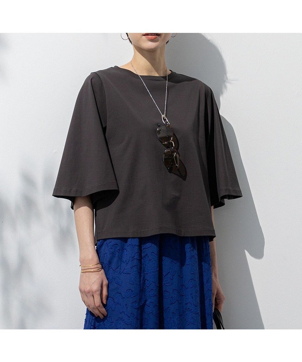 【23区/NIJYUSANKU】の【洗える】ハイエンド フレアスリーブ Tシャツ インテリア・キッズ・メンズ・レディースファッション・服の通販 founy(ファニー) 　ファッション　Fashion　レディースファッション　Fashion for Women　トップス・カットソー　Cut & Sew Tops　シャツ・ブラウス・オフィスカジュアル　Elegant Blouses & Button-Ups　ロングTシャツ・Tシャツ　Longline T-Shirts & Tees　カットソー・ベーシックTシャツ　Cut-and-Sewn Tops / Stretch Tees & Basics　春　Spring　洗える　Machine Washable　カットソー　Cut and Sewn Top　シルケット　Silket, Silky Cotton　ストレッチ　Stretch, Stretchy Fabric　スリーブ　Sleeve, Long Sleeve / Short Sleeve　ダメージ　Distressed, Destroyed　なめらか　Smooth, Silky Texture　バランス　Balance, Style Balance　フレア　Flare, Flared　プリント　Print, Printed Pattern　ボトム　Bottoms, Lower Wear　ワイド　Wide, Wide Fit　S/S・春夏　SS, Spring/Summer, Warm Season　夏　Summer　2025年　2025　2025春夏・S/S　Spring/Summer 2025 SS25　ダークブラウン系|ID: prp329100004484160 ipo3291000000032761251