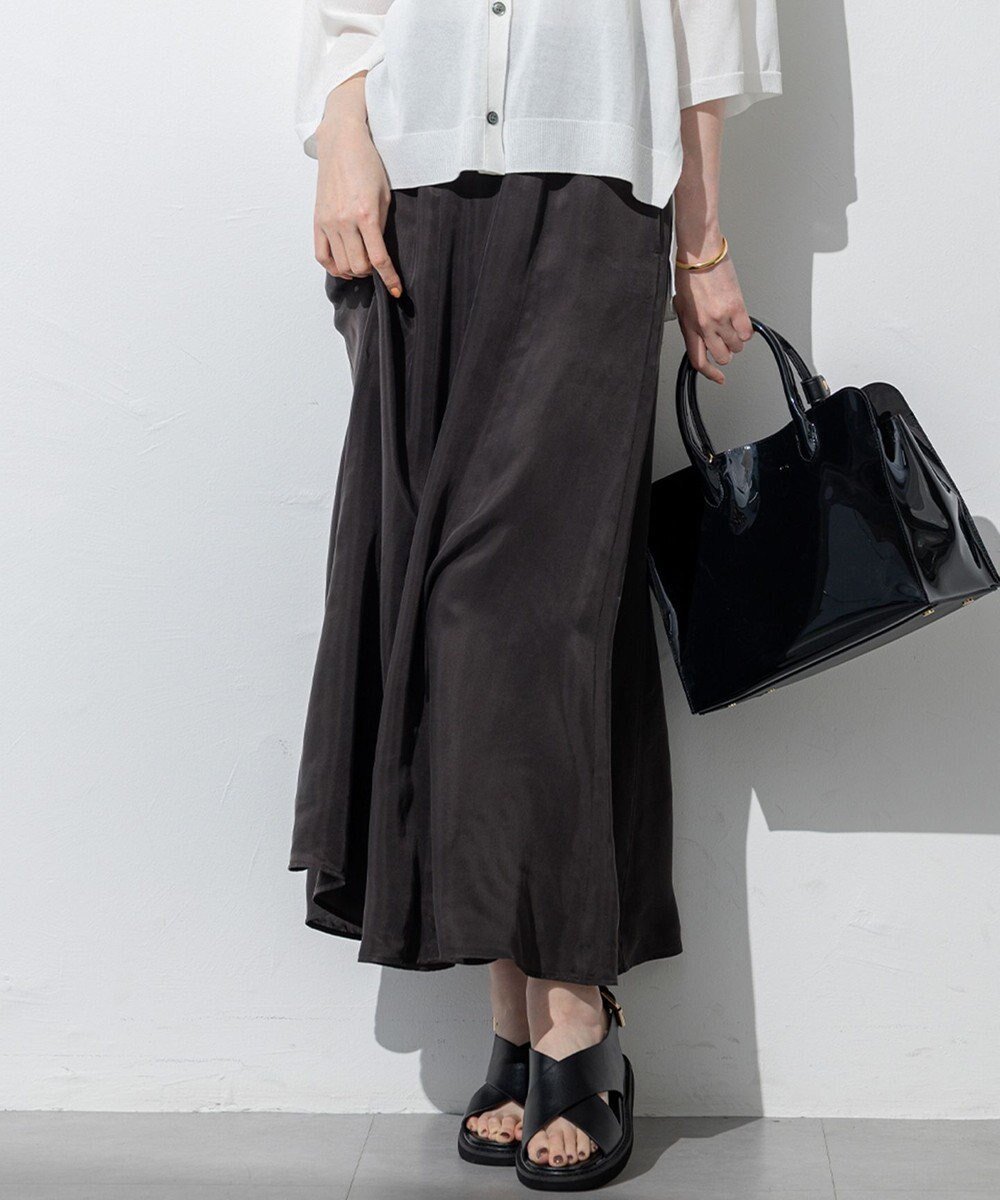 【23区/NIJYUSANKU】の【接触冷感/洗える】フィブリルツイル ギャザー スカート 人気、トレンドファッション・服の通販 founy(ファニー) 　ファッション　Fashion　レディースファッション　Fashion for Women　スカート　Skirts　エレガント 上品　Elegant　春　Spring　洗える　Machine Washable　カットソー　Cut and Sewn Top　キュプラ　Cupro, Eco Fabric　ギャザー　Gathered, Ruffled　シンプル　Simple, Minimal　ジャケット　Jacket, Outerwear　スリーブ　Sleeve, Long Sleeve / Short Sleeve　ドレープ　Drape, Draping Fabric　ハーフ　Half, Half-Length　ピーチ　Peach, Soft Touch　フレア　Flare, Flared　リラックス　Relax, Relaxed Fit　S/S・春夏　SS, Spring/Summer, Warm Season　夏　Summer　2025年　2025　2025春夏・S/S　Spring/Summer 2025 SS25　 other-1|ID: prp329100004484223 ipo3291000000033800828