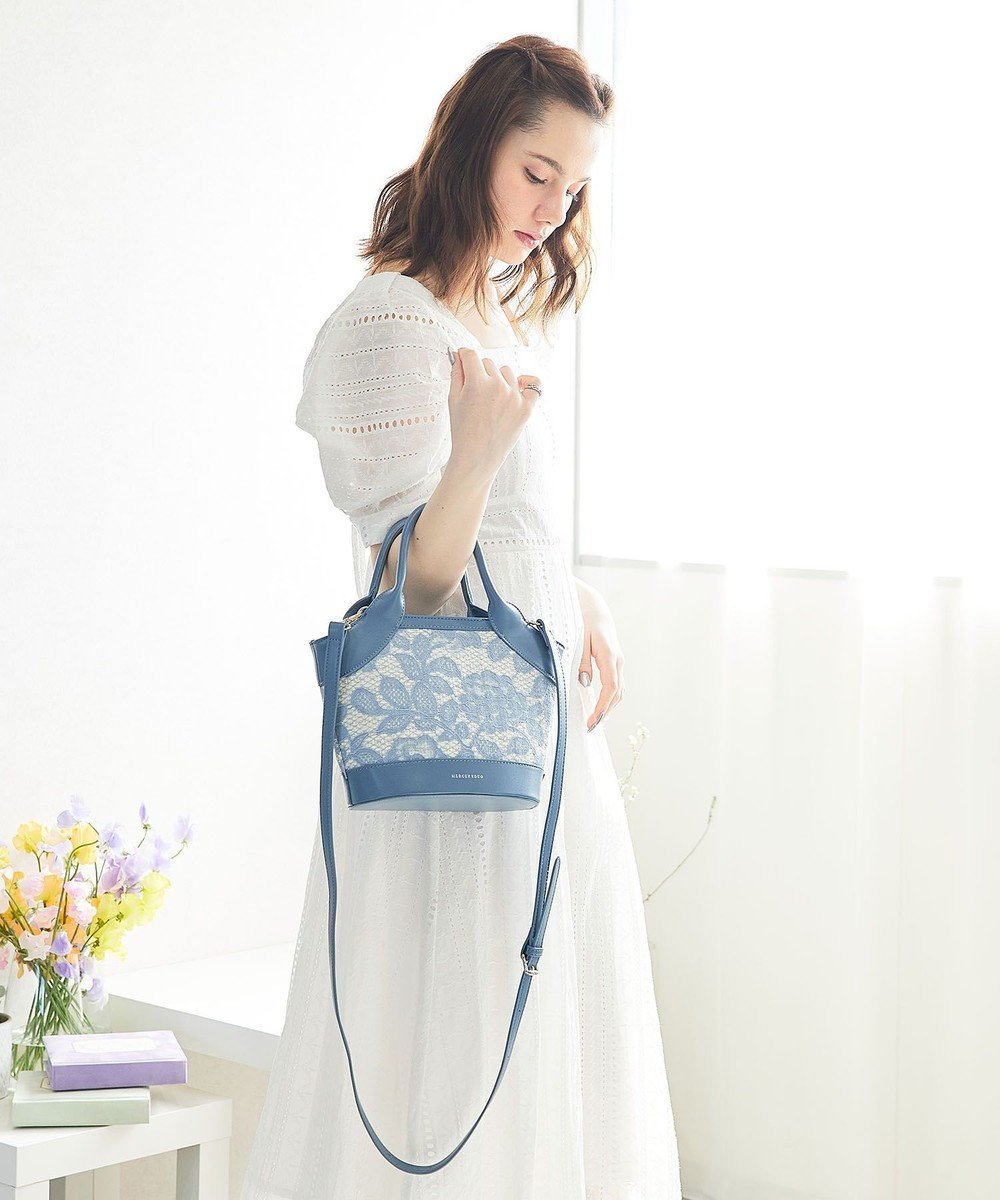 【スタイルコード/STYLE CODE】の【MERCURYDUO/マーキュリーデュオ】ミックスマテリアル ハンドバッグ インテリア・キッズ・メンズ・レディースファッション・服の通販 founy(ファニー) ファッション Fashion レディースファッション Fashion for Women バッグ Bags 春 Spring 財布 Wallet, Purse ツイード/ツィード Choker, Choker Necklace バケツ Bucket, Bucket Style フェイクレザー Faux Leather, PU Leather フェミニン Feminine, Girly ポケット Pocket, Pocket Detail ポーチ Pouch, Small Case レース Lace, Lace Fabric 再入荷 Restock / Back in Stock エレガント 上品 Elegant ブルー|ID: prp329100004484238 ipo3291000000033618374