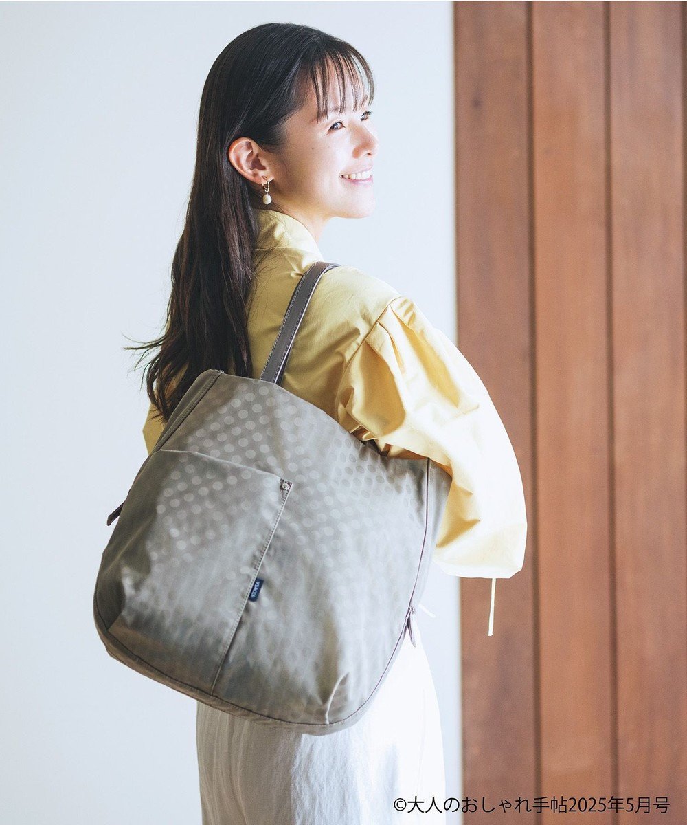 【イザック/Y'SACCS】の小西真奈美×Y SACCS Polka Dots デイリートートバッグ インテリア・キッズ・メンズ・レディースファッション・服の通販 founy(ファニー) 　雑誌掲載アイテム　Magazine Items　ファッション雑誌　Fashion Magazines　オトナノオシャレテチョウ　大人のおしゃれ手帖　ファッション　Fashion　レディースファッション　WOMEN　バッグ　Bag　アシンメトリー　Asymmetry　5月号　May Issue　軽量　Lightweight　シンプル　Simple　ジャカード　Jacquard　スマート　Smart　雑誌　Magazine　ドット　Dot　ポケット　Pocket　ラウンド　Round　おすすめ　Recommend　ビジネス 仕事 通勤　Business　グレージュ|ID: prp329100004484313 ipo3291000000031611140