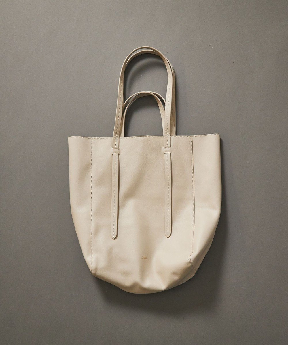 【23区/NIJYUSANKU】の【CLASSY.6月号掲載/Oggi4月号掲載】レザートートバッグ インテリア・キッズ・メンズ・レディースファッション・服の通販 founy(ファニー) 　雑誌掲載アイテム　Magazine Items　ファッション雑誌　Fashion Magazines　オッジ　Oggi　クラッシィ　CLASSY.　ファッション　Fashion　レディースファッション　WOMEN　バッグ　Bag　4月号　April Issue　シンプル　Simple　雑誌　Magazine　プリント　Print　ベーシック　Basic　ポケット　Pocket　6月号　June Issue　再入荷　Restock/Back In Stock/Re Arrival　2024年　2024　2024春夏・S/S　Ss,Spring/Summer,2024　グレージュ|ID: prp329100004485341 ipo3291000000031983983