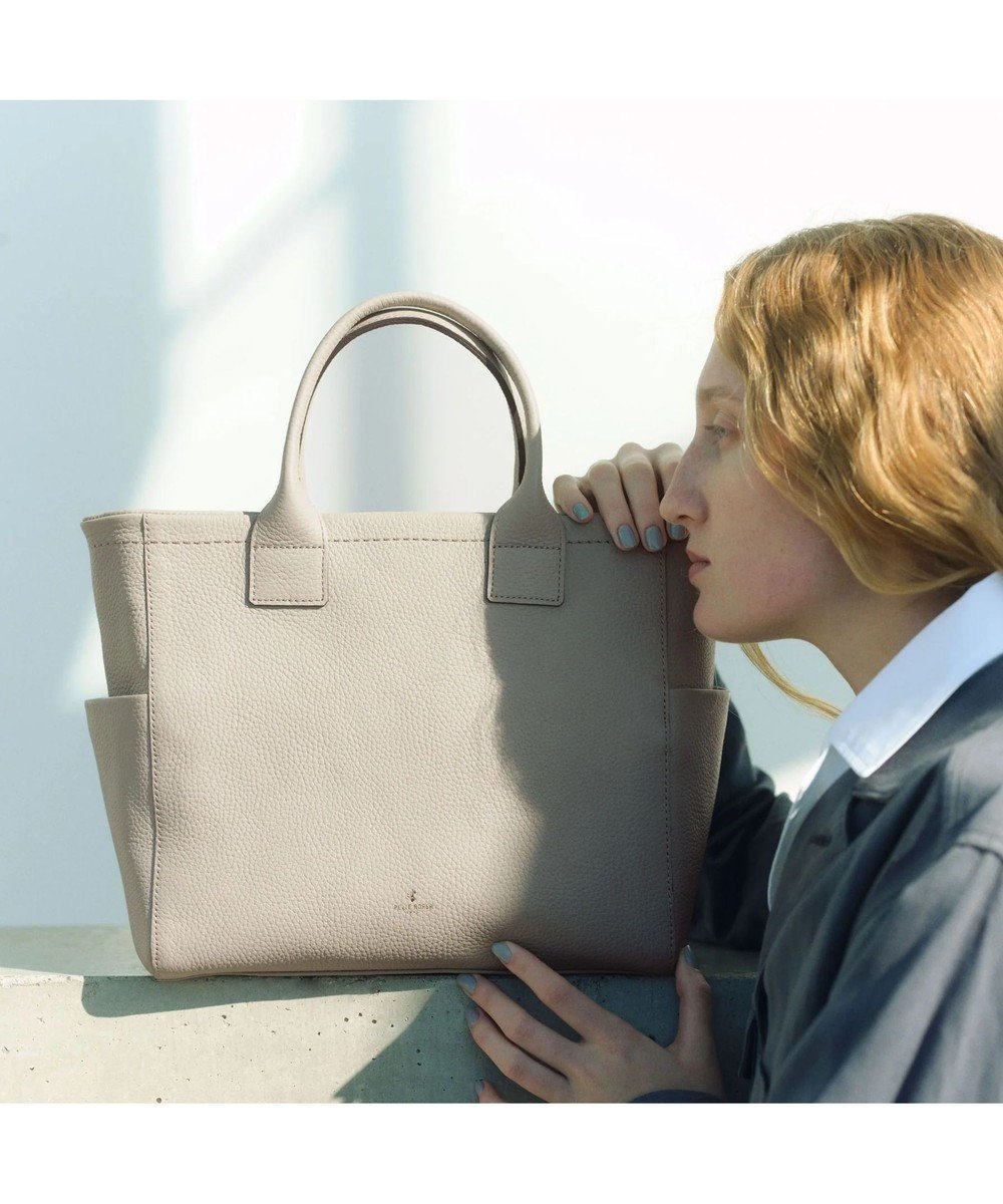 【ペレボルサ/PELLE BORSA】のミディアムトート Reinette レネット 4792 インテリア・キッズ・メンズ・レディースファッション・服の通販 founy(ファニー) 　ファッション　Fashion　レディースファッション　WOMEN　バッグ　Bag　ショルダー　Shoulder　シンプル　Simple　財布　Wallet　ダメージ　Damage　フォーマル　Formal　ポケット　Pocket　ポーチ　Pouch　おすすめ　Recommend　日本製　Made In Japan　エレガント 上品　Elegant　グレージュ|ID: prp329100004487658 ipo3291000000031832095