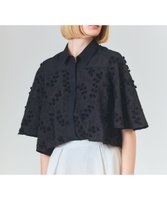 【グレース コンチネンタル/GRACE CONTINENTAL】のフラワーembケープブラウス 人気、トレンドファッション・服の通販 founy(ファニー) ファッション Fashion レディースファッション WOMEN トップス・カットソー Tops/Tshirt シャツ/ブラウス Shirts/Blouses 春 Spring クロップド Cropped シアー Sheer セットアップ Set Up バランス Balance フラワー Flower ボタニカル Botanical 無地 Plain Color ラグジュアリー Luxury S/S・春夏 Ss・Spring/Summer おすすめ Recommend 夏 Summer |ID:prp329100004489095