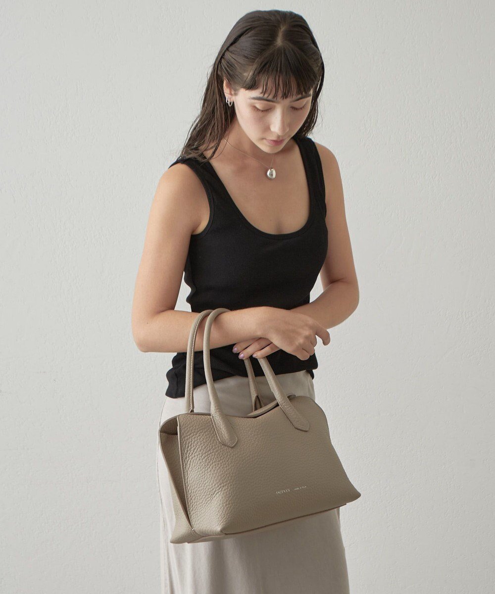 【イアクッチ/IACUCCI】のラーナ M ALCE 人気、トレンドファッション・服の通販 founy(ファニー) 　雑誌掲載アイテム　Magazine Items　ファッション雑誌　Fashion Magazines　ジゼル　GISELe　ファッション　Fashion　レディースファッション　Ladies' Fashion Online　バッグ　Bag　イタリア　Italy　コレクション　Collection　12月号　December Issue　シンプル　Simple　雑誌　Magazine　フォーマル　Formal　ポーチ　Pouch　マグネット　Magnet　メタル　Metal　A/W・秋冬　Aw・Autumn/Winter・Fw・Fall-Winter　ビジネス 仕事 通勤　Business　 other-1|ID: prp329100004489136 ipo3291000000032499703