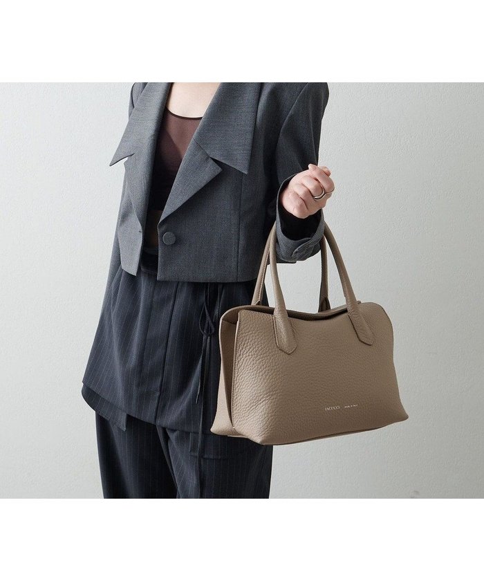 【イアクッチ/IACUCCI】のラーナ M ALCE インテリア・キッズ・メンズ・レディースファッション・服の通販 founy(ファニー) https://founy.com/ 雑誌掲載アイテム Magazine Picks & Fashion Features ファッション雑誌 Fashion Magazines ジゼル GISELe ファッション Fashion レディースファッション Fashion for Women バッグ Bags イタリア Italy コレクション Collection, Seasonal Line 12月号 December Issue シンプル Simple, Minimal 雑誌 Magazine, Fashion Magazine フォーマル Formal, Dressy ポーチ Pouch, Small Case マグネット Magnet, Magnetic Closure メタル Metal, Metal Parts A/W・秋冬 Autumn/Winter ビジネス 仕事 通勤 Business / Work / Commuting |ID: prp329100004489136 ipo3291000000034569664