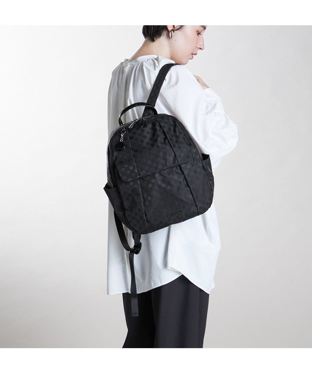 【イザック/Y'SACCS】の【ムック本掲載】Polka Dots リュックサック 人気、トレンドファッション・服の通販 founy(ファニー) 　ファッション　Fashion　レディースファッション　WOMEN　バッグ　Bag　エナメル　Enamel　コンビ　Combination　スタイリッシュ　Stylish　トラベル　Travel　ドット　Dot　フラップ　Flap　フロント　Front　ポケット　Pocket　リュック　Ruck Sack　エレガント 上品　Elegant　 other-1|ID: prp329100004490802 ipo3291000000031951085