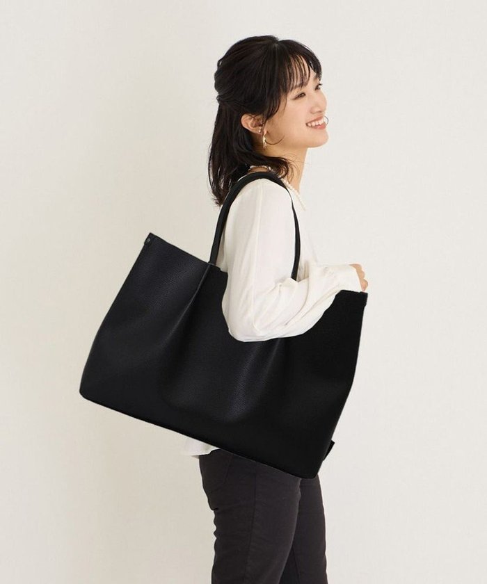 【ルートート/ROOTOTE】の0188【先行予約/直営店限定】LT.ミディアム.レザレット.RTG-A インテリア・キッズ・メンズ・レディースファッション・服の通販 founy(ファニー) https://founy.com/ ファッション Fashion レディースファッション WOMEN バッグ Bag オケージョン Occasion カメラ Camera 軽量 Lightweight シンプル Simple ハンカチ Handkerchief フォルム Form ボックス Box ポケット Pocket NEW・新作・新着・新入荷 New Arrivals エレガント 上品 Elegant ビジネス 仕事 通勤 Business |ID: prp329100004493719 ipo3291000000031688212