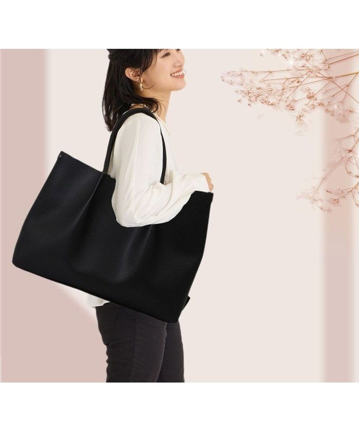【ルートート/ROOTOTE】の0188【直営店限定】LT.ミディアム.レザレット.RTG-A インテリア・キッズ・メンズ・レディースファッション・服の通販 founy(ファニー) https://founy.com/ ファッション Fashion レディースファッション WOMEN バッグ Bag オケージョン Occasion カメラ Camera 軽量 Lightweight シンプル Simple ハンカチ Handkerchief フォルム Form ボックス Box ポケット Pocket NEW・新作・新着・新入荷 New Arrivals エレガント 上品 Elegant ビジネス 仕事 通勤 Business |ID: prp329100004493719 ipo3291000000031905089