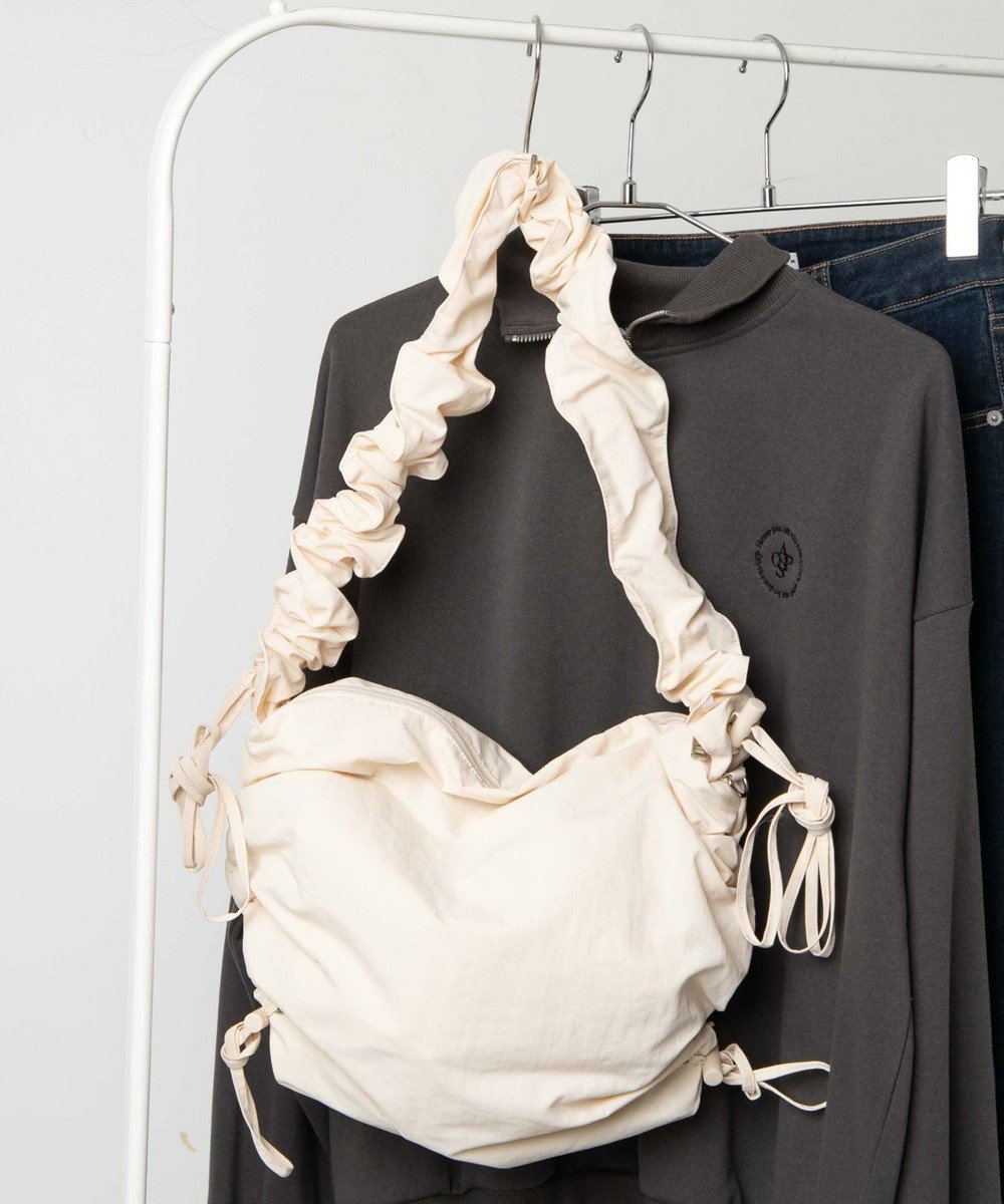 【ウィゴー/WEGO】のドロストギャザーショルダー インテリア・キッズ・メンズ・レディースファッション・服の通販 founy(ファニー) 　ファッション　Fashion　レディースファッション　WOMEN　おすすめ　Recommend　ショルダー　Shoulder　シルバー　Silver　スマホ　Smartphone　トレンド　Trend　ハンドバッグ　Handbag　パターン　Pattern　リボン　Ribbon　ホワイト|ID: prp329100004494533 ipo3291000000031866125