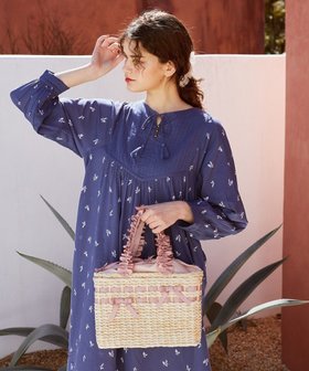 【メゾンドフルール/Maison de FLEUR】のフリルハンドルメイズリボンカゴバッグ 人気、トレンドファッション・服の通販 founy(ファニー) ファッション Fashion レディースファッション WOMEN バッグ Bag スクエア Square フォルム Form フリル Frills ポケット Pocket リボン Ribbon 人気 Popularity 夏 Summer 巾着 Purse 春 Spring S/S・春夏 Ss・Spring/Summer |ID:prp329100004494895
