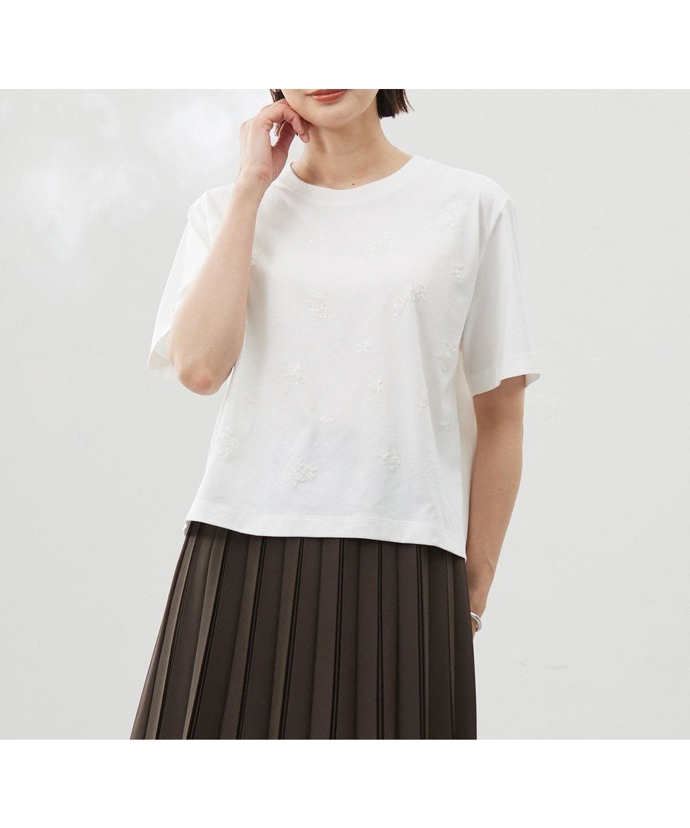 【ジェイ プレス/J.PRESS】の【洗える】スパンコール Tシャツ インテリア・キッズ・メンズ・レディースファッション・服の通販 founy(ファニー) 　ファッション　Fashion　レディースファッション　Fashion for Women　トップス・カットソー　Cut & Sew Tops　シャツ・ブラウス・オフィスカジュアル　Elegant Blouses & Button-Ups　ロングTシャツ・Tシャツ　Longline T-Shirts & Tees　カットソー・ベーシックTシャツ　Cut-and-Sewn Tops / Stretch Tees & Basics　カットソー　Cut and Sewn Top　シルケット　Silket, Silky Cotton　シンプル　Simple, Minimal　スパンコール　Sequins, Sequin Embellishment　ボックス　Boxy, Box Shape　モチーフ　Motif, Design Theme　夏　Summer　春　Spring　S/S・春夏　SS, Spring/Summer, Warm Season　洗える　Machine Washable　オフホワイト系|ID: prp329100004494905 ipo3291000000032650005