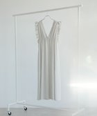 【グリーンパークス/Green Parks】のESCAR フリルVネックワンピース Light Gray|ID: prp329100004494984 ipo3291000000032578526
