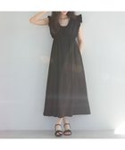 【グリーンパークス/Green Parks】のESCAR フリルVネックワンピース Black|ID: prp329100004494984 ipo3291000000033036974
