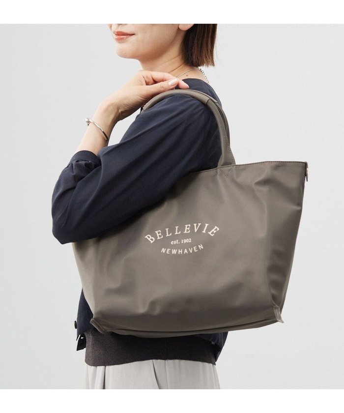 【ジェイ プレス/J.PRESS】の【撥水】リバーシブルナイロントート インテリア・キッズ・メンズ・レディースファッション・服の通販 founy(ファニー) https://founy.com/ ファッション Fashion レディースファッション Ladies' Fashion Online バッグ Bag イエロー Yellow 軽量 Lightweight フロント Front プリント Print ポケット Pocket 日傘 Parasol リバーシブル Reversible 旅行 Travel エレガント 上品 Elegant |ID: prp329100004495130 ipo3291000000032621492