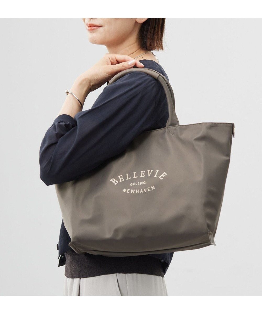 【ジェイ プレス/J.PRESS】の【撥水】リバーシブルナイロントート 人気、トレンドファッション・服の通販 founy(ファニー) 　ファッション　Fashion　レディースファッション　Ladies' Fashion Online　バッグ　Bag　イエロー　Yellow　軽量　Lightweight　フロント　Front　プリント　Print　ポケット　Pocket　日傘　Parasol　リバーシブル　Reversible　旅行　Travel　エレガント 上品　Elegant　 other-1|ID: prp329100004495130 ipo3291000000032621492