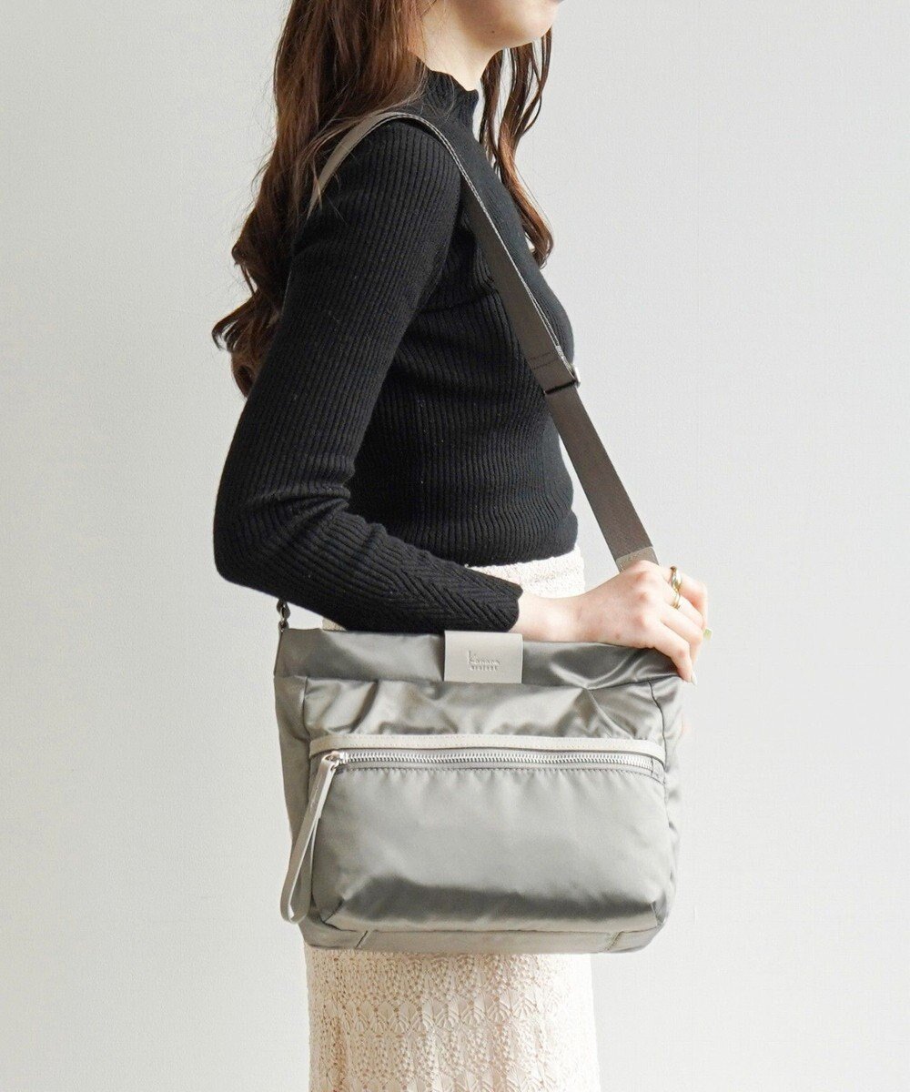 【エースバッグズアンドラゲッジ/ACE BAGS & LUGGAGE】のKanana project PJ-16 ショルダーバッグ 6L 300g 11902 カナナ プロジェクト 軽い インテリア・キッズ・メンズ・レディースファッション・服の通販 founy(ファニー) 　ファッション　Fashion　レディースファッション　Fashion for Women　抗菌　Antibacterial, Bacteria-Resistant　軽量　Lightweight, Ultra Light　サテン　Satin, Glossy Fabric　チャーム　Charm, Pendant　定番　Standard, Basic Item　フロント　Front, Front Design　ベーシック　Basic, Essential　ポケット　Pocket, Pocket Detail　リラックス　Relax, Relaxed Fit　エレガント 上品　Elegant　グレージュ|ID: prp329100004496660 ipo3291000000032676647
