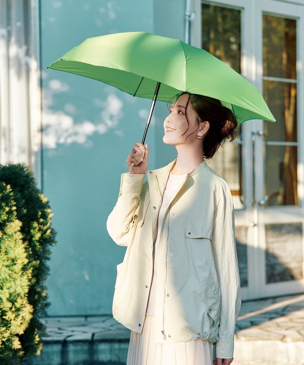 【ムーンバット/MOONBAT】の【超コンパクト/晴雨兼用】Miracle Tech(ミラクルテック) 折りたたみ傘 プレーン インテリア・キッズ・メンズ・レディースファッション・服の通販 founy(ファニー) 　ファッションモデル・俳優・女優　Models　女性　Women　今田美桜　Imai Mio　ファッション　Fashion　レディースファッション　Fashion for Women　レイングッズ・傘・晴雨兼用傘　Umbrellas & Rain Gear　コンパクト　Compact, Small Size　傘　Umbrella, Parasol　プレーン　Plain, Simple　ライトグリーン|ID: prp329100004498357 ipo3291000000034274127