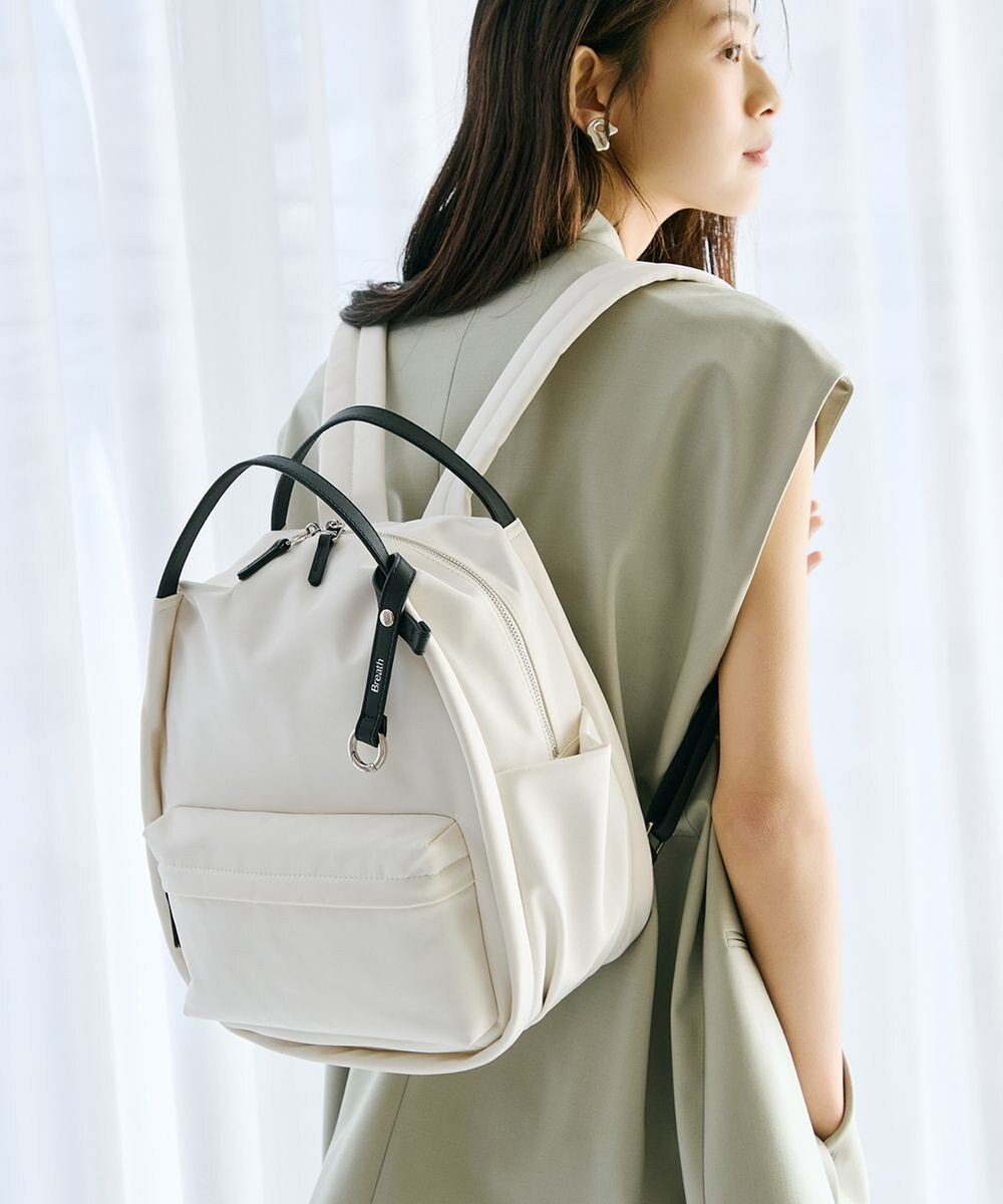 【トプカピ/TOPKAPI】の【Breath TOPKAPI】【撥水】ツヤ ナイロン レザーハンドル ミニ リュック インテリア・キッズ・メンズ・レディースファッション・服の通販 founy(ファニー) 　ファッション　Fashion　レディースファッション　WOMEN　バッグ　Bag　コンパクト　Compact　傘　Umbrella　チャーム　Charm　フィット　Fit　フォルム　Form　ポケット　Pocket　モダン　Modern　モノトーン　Monotone　リュック　Ruck Sack　ワンポイント　One Point　エレガント 上品　Elegant　クリーム|ID: prp329100004498626 ipo3291000000032063570