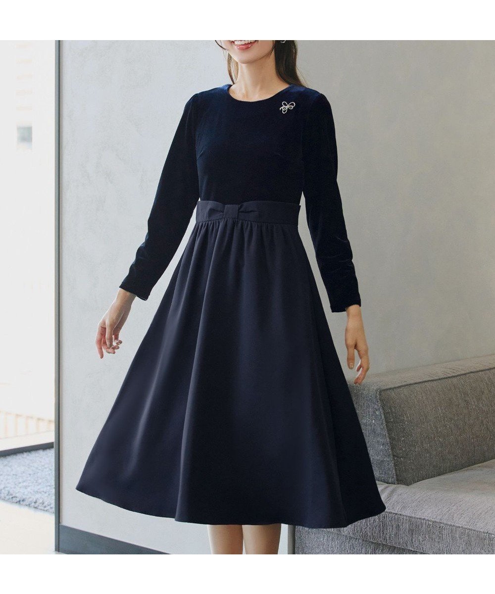 【ティアクラッセ/Tiaclasse】の【洗える】ベロア異素材ドッキングワンピース 人気、トレンドファッション・服の通販 founy(ファニー) 　ファッション　Fashion　レディースファッション　Ladies' Fashion Online　ワンピース　Dress　アクセサリー　Accessories　ウォッシャブル　Washable　オケージョン　Occasion　洗える　Washable　シューズ　Shoes　シンプル　Simple　チュニック　Tunic　ツイード　Tweed　ドッキング　Docking　長袖　Long Sleeve　フィット　Fit　フレア　Flare　ベロア　Velor　ポケット　Pocket　ミモレ　Mimore　リップ　Lip　リボン　Ribbon　A/W・秋冬　Aw・Autumn/Winter・Fw・Fall-Winter　再入荷　Restock/Back In Stock/Re Arrival　NEW・新作・新着・新入荷　New Arrivals　 other-1|ID: prp329100004499534 ipo3291000000032492901