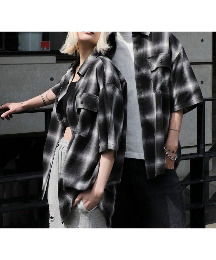 【ウィゴー/WEGO】の【ユニセックス着用ITEM/SMLサイズ展開】オンブレチェックシャツ(SS) インテリア・キッズ・メンズ・レディースファッション・服の通販 founy(ファニー) https://founy.com/ ファッション Fashion レディースファッション WOMEN トップス・カットソー Tops/Tshirt シャツ/ブラウス Shirts/Blouses 春 Spring カーゴパンツ Cargo Pants ガーリー Girly グラデーション Gradation コンパクト Compact 今季 This Season スマホ Smartphone タンク Tank チェック Check デニム Denim トレンド Trend ハーフ Half ビッグ Big ポケット Pocket 半袖 Short Sleeve 羽織 Haori ミニスカート Mini Skirt リラックス Relax ルーズ Loose S/S・春夏 Ss・Spring/Summer 再入荷 Restock/Back In Stock/Re Arrival おすすめ Recommend 夏 Summer |ID: prp329100004500006 ipo3291000000031748987