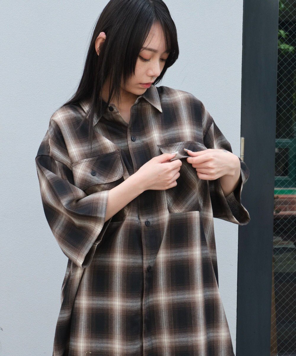 【ウィゴー/WEGO】の【ユニセックス着用ITEM/SMLサイズ展開】オンブレチェックシャツ(SS) インテリア・キッズ・メンズ・レディースファッション・服の通販 founy(ファニー) 　ファッション　Fashion　レディースファッション　WOMEN　トップス・カットソー　Tops/Tshirt　シャツ/ブラウス　Shirts/Blouses　春　Spring　カーゴパンツ　Cargo Pants　ガーリー　Girly　グラデーション　Gradation　コンパクト　Compact　今季　This Season　スマホ　Smartphone　タンク　Tank　チェック　Check　デニム　Denim　トレンド　Trend　ハーフ　Half　ビッグ　Big　ポケット　Pocket　半袖　Short Sleeve　羽織　Haori　ミニスカート　Mini Skirt　リラックス　Relax　ルーズ　Loose　S/S・春夏　Ss・Spring/Summer　おすすめ　Recommend　夏　Summer　柄3|ID: prp329100004500006 ipo3291000000032192927