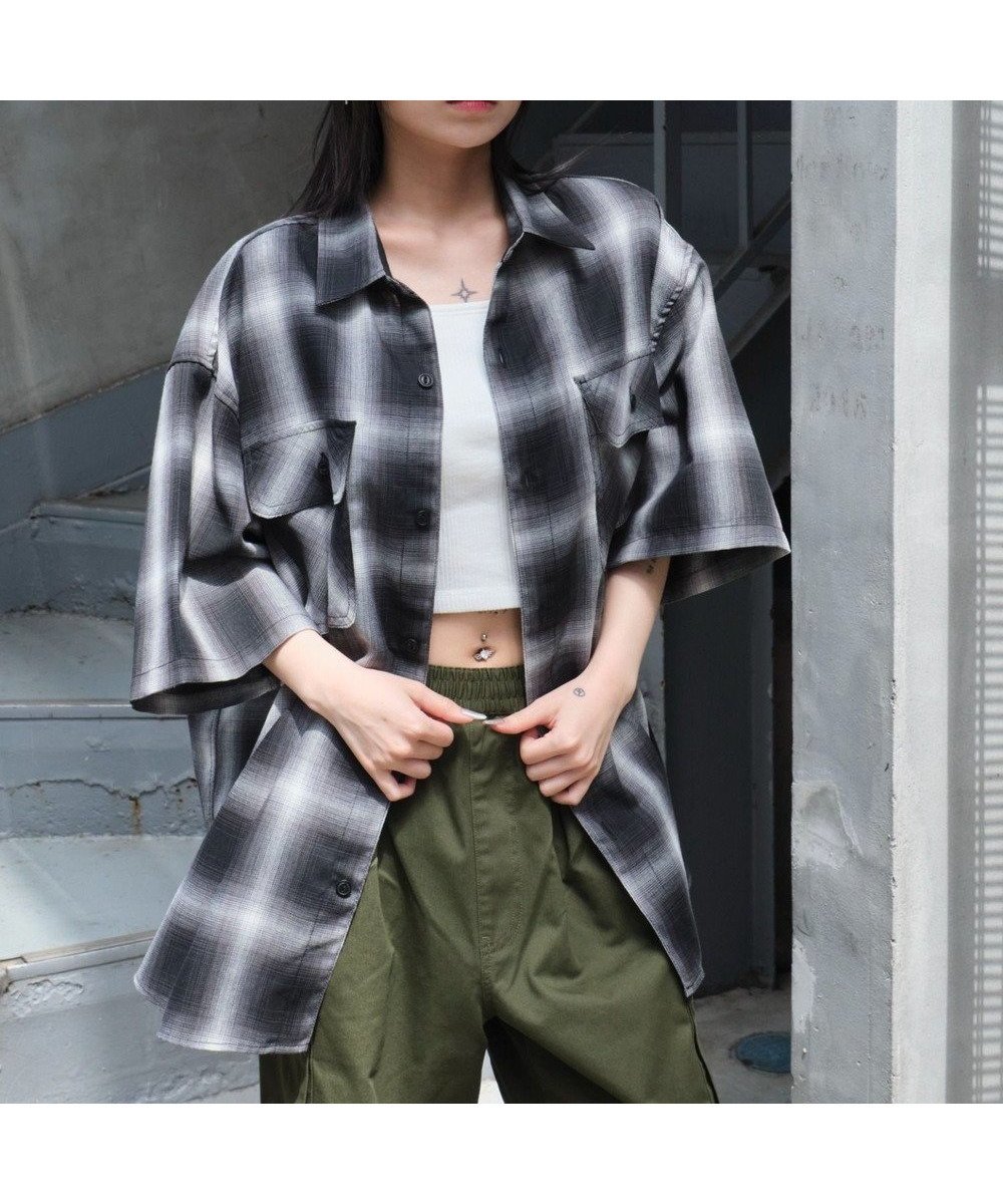 【ウィゴー/WEGO】の【ユニセックス着用ITEM/SMLサイズ展開】オンブレチェックシャツ(SS) 人気、トレンドファッション・服の通販 founy(ファニー) 　ファッション　Fashion　レディースファッション　Ladies' Fashion Online　トップス・カットソー　Tops/Tshirt　シャツ/ブラウス　Shirts/Blouses　春　Spring　カーゴパンツ　Cargo Pants　ガーリー　Girly　グラデーション　Gradation　コンパクト　Compact　今季　This Season　スマホ　Smartphone　タンク　Tank　チェック　Check　デニム　Denim　トレンド　Trend　ハーフ　Half　ビッグ　Big　ポケット　Pocket　半袖　Short Sleeve　羽織　Haori　ミニスカート　Mini Skirt　リラックス　Relax　ルーズ　Loose　S/S・春夏　Ss・Spring/Summer　おすすめ　Recommend　夏　Summer　 other-1|ID: prp329100004500006 ipo3291000000032343454