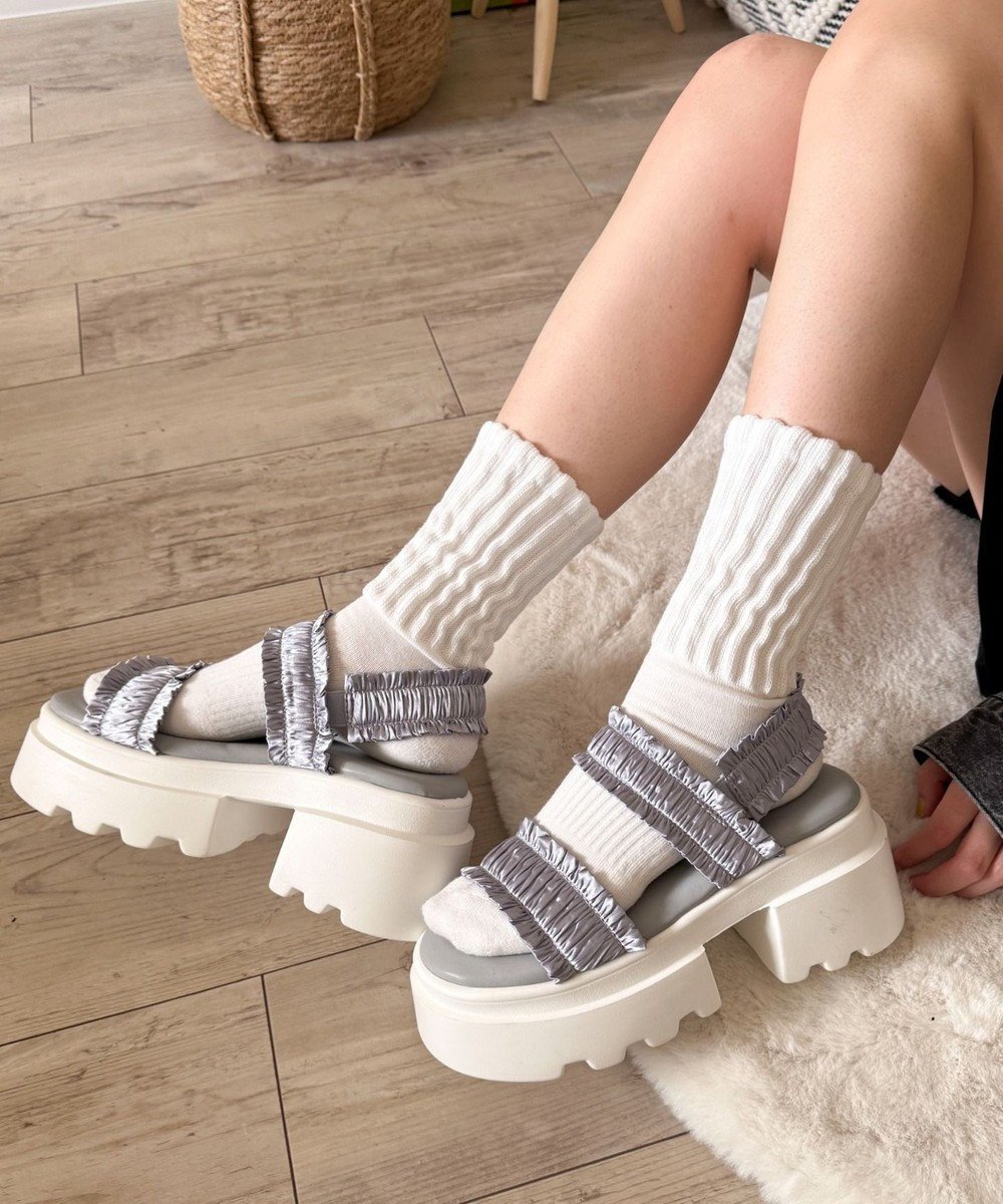 【ウィゴー/WEGO】の厚底フリルギャザーサンダル インテリア・キッズ・メンズ・レディースファッション・服の通販 founy(ファニー) 　ファッション　Fashion　レディースファッション　WOMEN　おすすめ　Recommend　ギャザー　Gather　サンダル　Sandals　スマホ　Smartphone　ソックス　Socks　フラット　Flat　フリル　Frills　レース　Race　厚底　Platforms　夏　Summer　春　Spring　S/S・春夏　Ss・Spring/Summer　ライトグレー|ID: prp329100004500008 ipo3291000000032098077