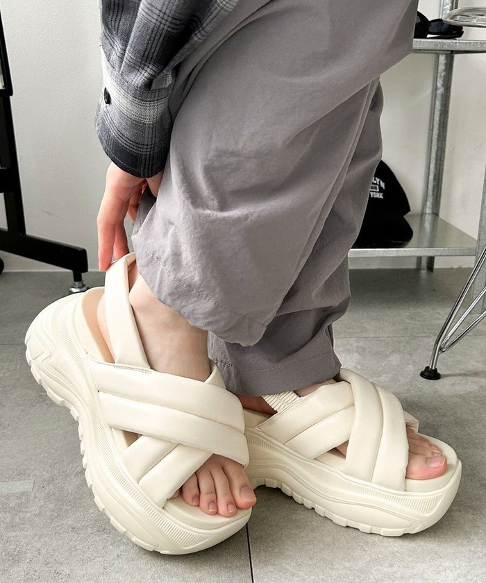 【ウィゴー/WEGO】のパテッドクロス厚底サンダル インテリア・キッズ・メンズ・レディースファッション・服の通販 founy(ファニー) https://founy.com/ ファッション Fashion レディースファッション WOMEN 厚底 Platforms 春 Spring カーゴパンツ Cargo Pants 今季 This Season サンダル Sandals スポーツ Sports スマホ Smartphone ソックス Socks デニム Denim トレンド Trend フィット Fit S/S・春夏 Ss・Spring/Summer 再入荷 Restock/Back In Stock/Re Arrival おすすめ Recommend 夏 Summer |ID: prp329100004500013 ipo3291000000032098096