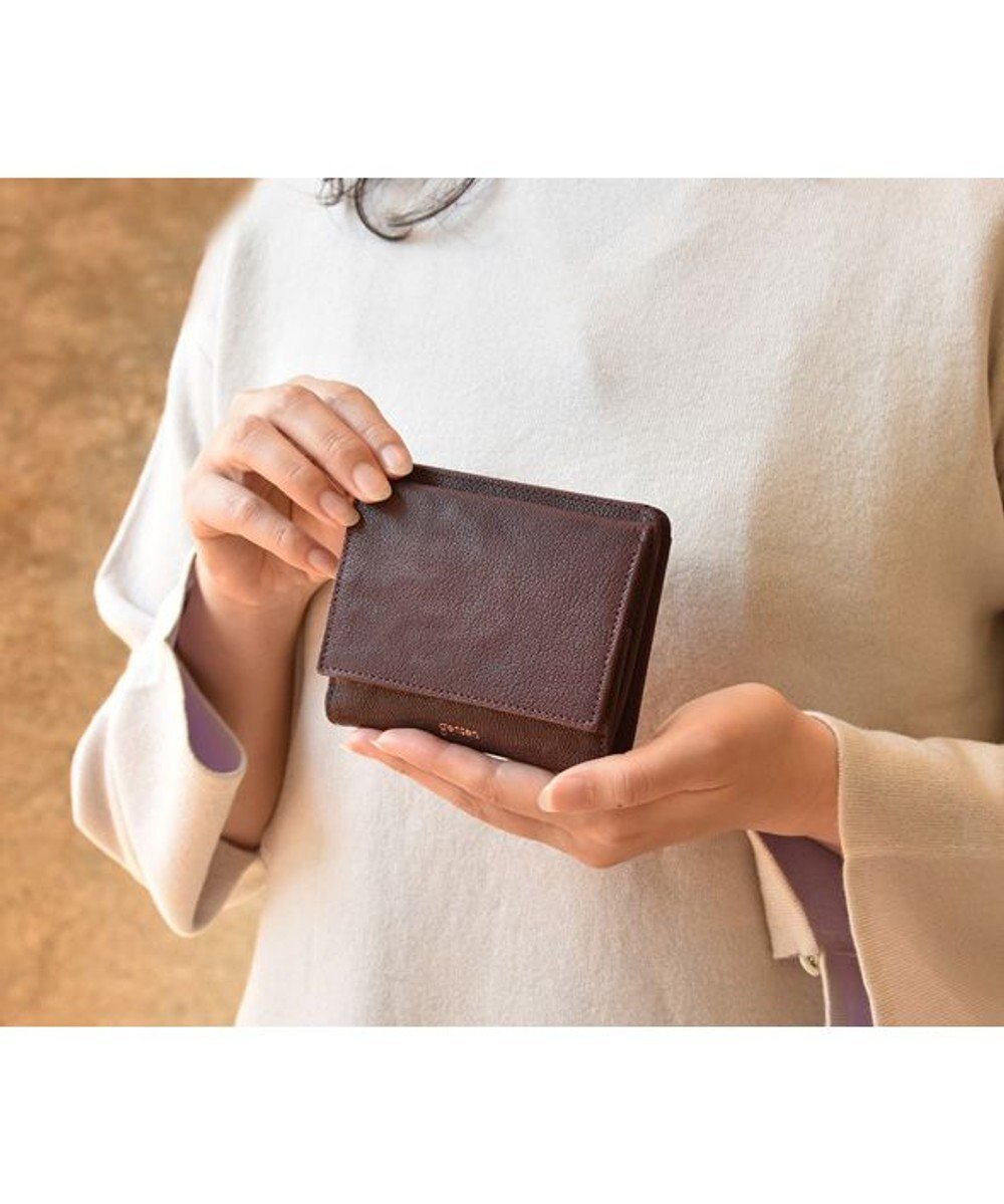 【ゲンテン/genten】の【新色】フレスコ 二つ折り財布 インテリア・キッズ・メンズ・レディースファッション・服の通販 founy(ファニー) ファッション Fashion レディースファッション Fashion for Women ミニ財布・二つ折り財布 Wallets & Card Cases イタリア Italy インド Indian Textile コンパクト Compact, Small Size シンプル Simple, Minimal 財布 Wallet, Purse ポケット Pocket, Pocket Detail エレガント 上品 Elegant カシス|ID: prp329100004500787 ipo3291000000036256647