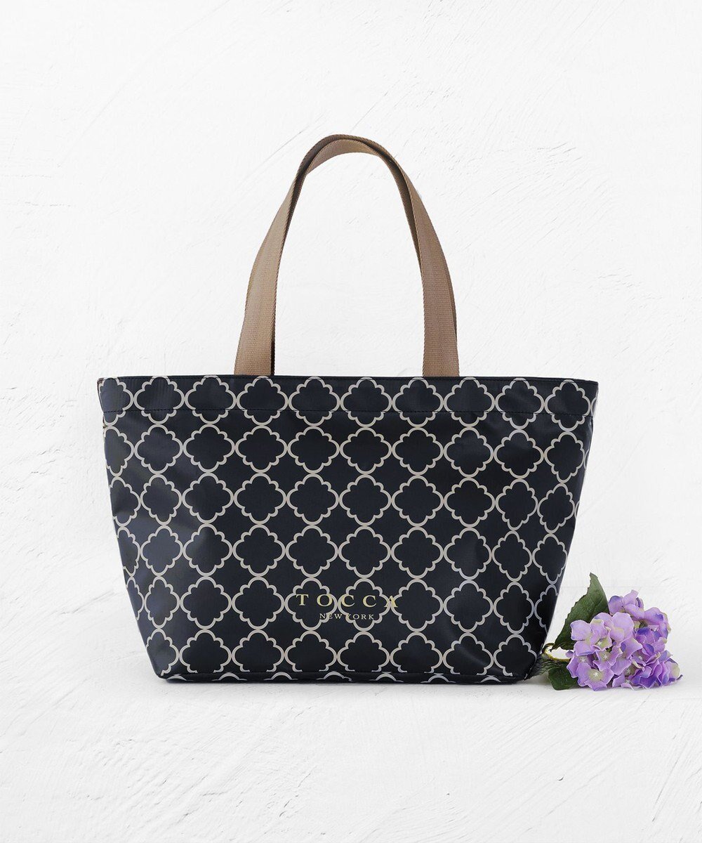 【トッカ/TOCCA】の【A4サイズ対応・撥水】CHECKER CLOVER RAIN BAG レインバッグ インテリア・キッズ・メンズ・レディースファッション・服の通販 founy(ファニー) 　ファッション　Fashion　レディースファッション　WOMEN　バッグ　Bag　2024年　2024　2024春夏・S/S　Ss,Spring/Summer,2024　おすすめ　Recommend　ビーチ　Beach　プリント　Print　ポケット　Pocket　リュクス　Luxe　ビジネス 仕事 通勤　Business　夏　Summer　S/S・春夏　Ss・Spring/Summer　財布　Wallet　ブラック系|ID: prp329100004501122 ipo3291000000031758513