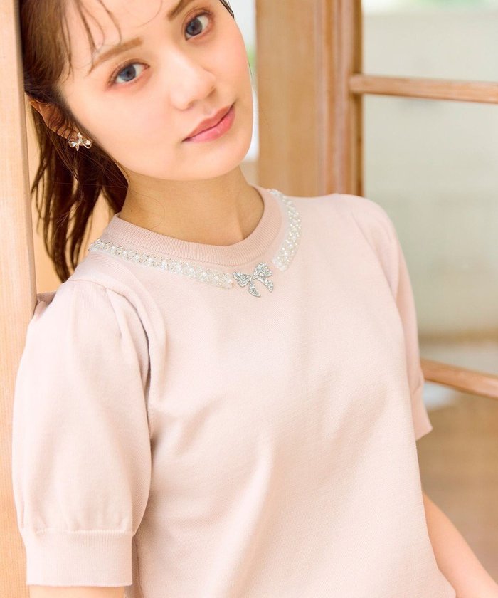 【フェルゥ/Feroux】の【先行予約・洗える】ビジューネックレスニット インテリア・キッズ・メンズ・レディースファッション・服の通販 founy(ファニー) https://founy.com/ ファッション Fashion レディースファッション WOMEN トップス・カットソー Tops/Tshirt ニット Knit Tops ジュエリー Jewelry ネックレス Necklaces なめらか Smooth アクセサリー Accessories ギャザー Gather コンパクト Compact シンプル Simple セーター Sweater トレンド Trend ネックレス Necklace バランス Balance ビジュー Bijou フェミニン Feminine フレア Flare モチーフ Motif リボン Ribbon エレガント 上品 Elegant 夏 Summer 春 Spring S/S・春夏 Ss・Spring/Summer 洗える Washable |ID: prp329100004503778 ipo3291000000031784394