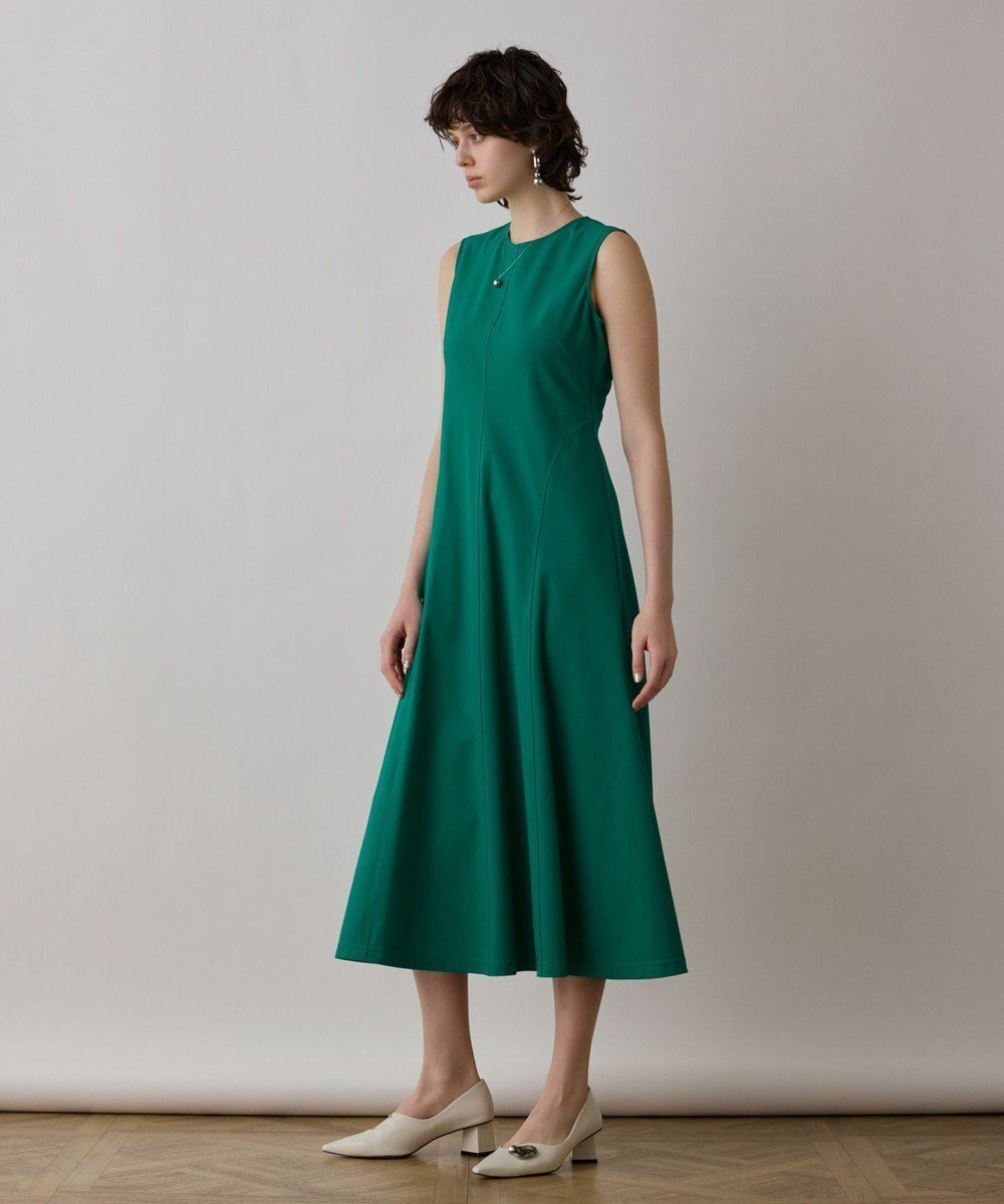【グレース コンチネンタル/GRACE CONTINENTAL】のステッチカットワンピース インテリア・キッズ・メンズ・レディースファッション・服の通販 founy(ファニー) 　ファッション　Fashion　レディースファッション　Fashion for Women　ワンピース　Dresses　アクセサリー　Fashion Accessories　シンプル　Simple, Minimal　ノースリーブ　Sleeveless, No-Sleeve　フィット　Fit, Slim Fit　フレア　Flare, Flared　エレガント 上品　Elegant　夏　Summer　春　Spring　S/S・春夏　SS, Spring/Summer, Warm Season　グリーン|ID: prp329100004504043 ipo3291000000032741963