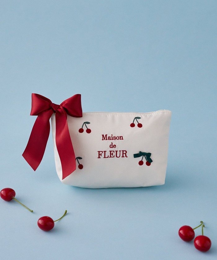 【メゾンドフルール/Maison de FLEUR】のチェリー刺繍ポーチ インテリア・キッズ・メンズ・レディースファッション・服の通販 founy(ファニー) https://founy.com/ ファッション Fashion レディースファッション WOMEN 財布 Wallets ポーチ Pouches NEW・新作・新着・新入荷 New Arrivals コンパクト Compact サテン Satin チェリー Cherry フォルム Form ポーチ Pouch リボン Ribbon エレガント 上品 Elegant 財布 Wallet |ID: prp329100004505167 ipo3291000000031796484