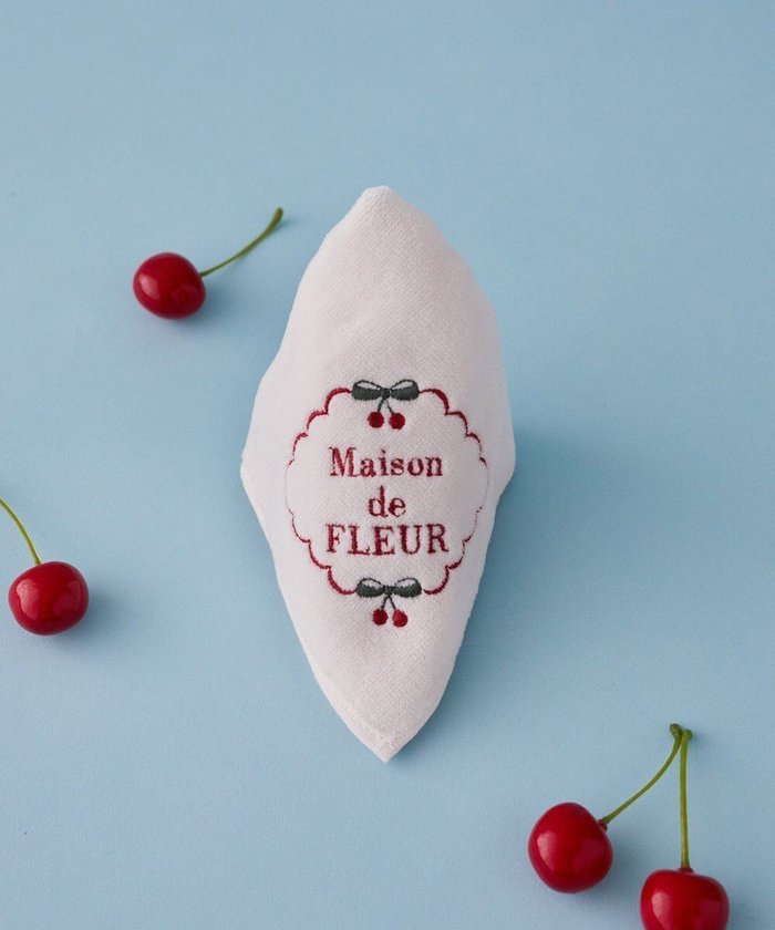 【メゾンドフルール/Maison de FLEUR】のチェリー刺繍タオルハンカチ インテリア・キッズ・メンズ・レディースファッション・服の通販 founy(ファニー) https://founy.com/ ファッション Fashion レディースファッション WOMEN 財布 Wallets NEW・新作・新着・新入荷 New Arrivals おすすめ Recommend ギフト プレゼント Gift Present コンパクト Compact タオル Towel チェリー Cherry ハンカチ Handkerchief ハンド Hand フレーム Flame 財布 Wallet |ID: prp329100004505169 ipo3291000000031796493