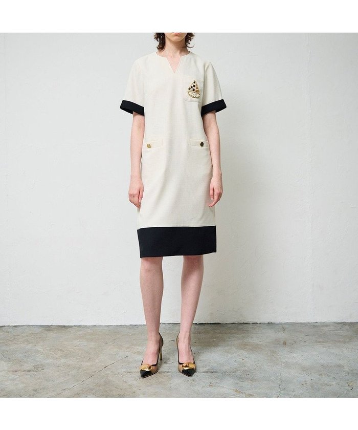 【グレース コンチネンタル/GRACE CONTINENTAL】のビジューエンブレムワンピース インテリア・キッズ・メンズ・レディースファッション・服の通販 founy(ファニー) https://founy.com/ ファッション Fashion レディースファッション WOMEN ワンピース Dress 春 Spring シンプル Simple ドレス Dress ポケット Pocket モチーフ Motif リゾート Resort リネン Linen S/S・春夏 Ss・Spring/Summer 再入荷 Restock/Back In Stock/Re Arrival 夏 Summer エレガント 上品 Elegant |ID: prp329100004506209 ipo3291000000031880724