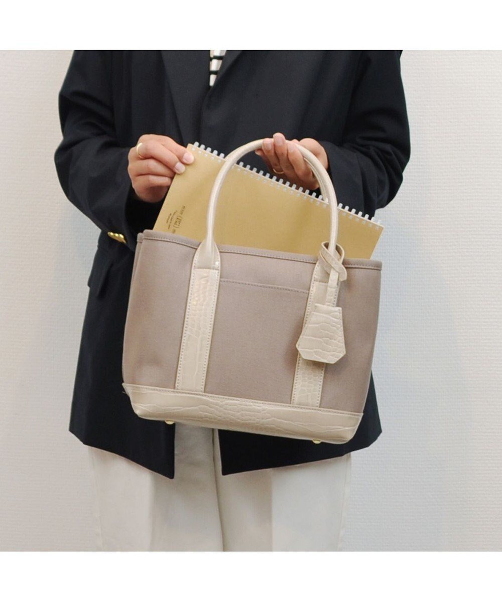 【アンビリオン/UNBILLION】のcachecache ショルダー付きパーテーションキャンバストート インテリア・キッズ・メンズ・レディースファッション・服の通販 founy(ファニー) 　ファッション　Fashion　レディースファッション　Fashion for Women　バッグ　Bags　カラフル　Colorful Design　キャンバス　Canvas, Canvas Fabric　ショルダー　Shoulder, Shoulder Strap　財布　Wallet, Purse　ハンド　Hand, Handmade　フラップ　Flap, Flap Pocket　ポーチ　Pouch, Small Case　ミックス　Mix, Mixed Style　モチーフ　Motif, Design Theme　再入荷　Restock / Back in Stock　グレー|ID: prp329100004506351 ipo3291000000034302662