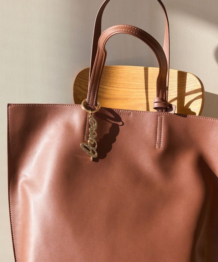 【フィービィー/phoebe】のレタードキーチャーム ラブ インテリア・キッズ・メンズ・レディースファッション・服の通販 founy(ファニー) https://founy.com/ ファッション Fashion レディースファッション WOMEN アクセサリー Accessories シンプル Simple チャーム Charm フラット Flat ポーチ Pouch メタル Metal 人気 Popularity |ID: prp329100004506685 ipo3291000000031811814